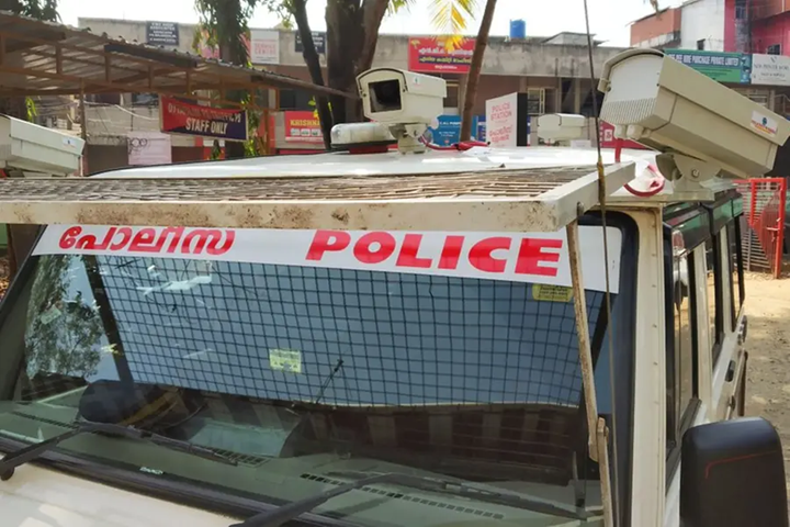 പിതാവിനെ കൊലപ്പെടുത്തിയ അഭിഭാഷകന്റെ അംഗത്വം റദ്ദാക്കണം; ബാര്‍ കൗണ്‍സിലിന് പരാതി