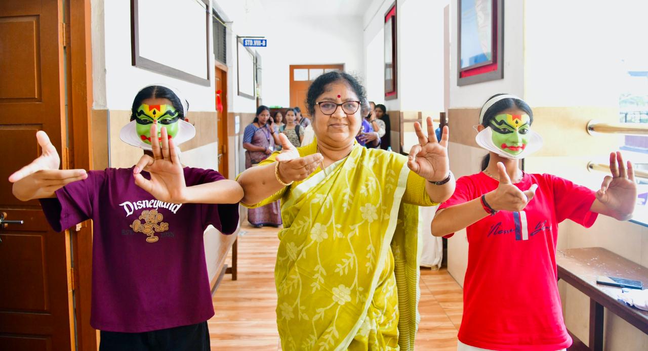 കലോത്സവ വേദിയിൽ ഓർമ്മകളിലേക്ക് മടങ്ങി മന്ത്രി ആര്‍. ബിന്ദു, Thiruvananthapuram news Trivandrum news തിരുവനന്തപുരം വാർത്തകൾ, Thiruvananthapuram news today Trivandrum news today Latest Thiruvananthapuram news Thiruvananthapuram local news തിരുവനന്തപുരം ജില്ലാ വാർത്തകൾ Trivandrum today news, Thiruvananthapuram breaking news today Trivandrum latest news headlines Thiruvananthapuram district news തിരുവനന്തപുരം ന്യൂസ് ഇന്ന് Thiruvananthapuram city news updates Trivandrum local updates Thiruvananthapuram news in English തിരുവനന്തപുരം വാർത്ത today Malayalam Latest news Thiruvananthapuram corporation Trivandrum rain news today, Thiruvananthapuram crime news, Trivandrum breaking newsതിരുവനന്തപുരം ക്രൈം ന്യൂസ്, തിരുവനന്തപുരം ബ്രേക്കിങ് ന്യൂസ്, Thiruvananthapuram corporation news, Trivandrum politicsതിരുവനന്തപുരം കോർപ്പറേഷൻ വാർത്ത, തിരുവനന്തപുരം രാഷ്ട്രീയ വാർത്ത, Thiruvananthapuram weather today, Trivandrum rain alertതിരുവനന്തപുരം കാലാവസ്ഥ, തിരുവനന്തപുരം മഴ അലർട്ട്, Thiruvananthapuram weather today, Trivandrum rain alertതിരുവനന്തപുരം കാലാവസ്ഥ, തിരുവനന്തപുരം മഴ അലർട്ട്, Thiruvananthapuram events today, Trivandrum festival newsതിരുവനന്തപുരം ഇവന്റ്സ്, തിരുവനന്തപുരം ഉത്സവ വാർത്തകൾ, Thiruvananthapuram education news, Trivandrum real estateതിരുവനന്തപുരം വിദ്യാഭ്യാസ വാർത്ത, തിരുവനന്തപുരം റിയൽ എസ്റ്റേറ്റ്,
