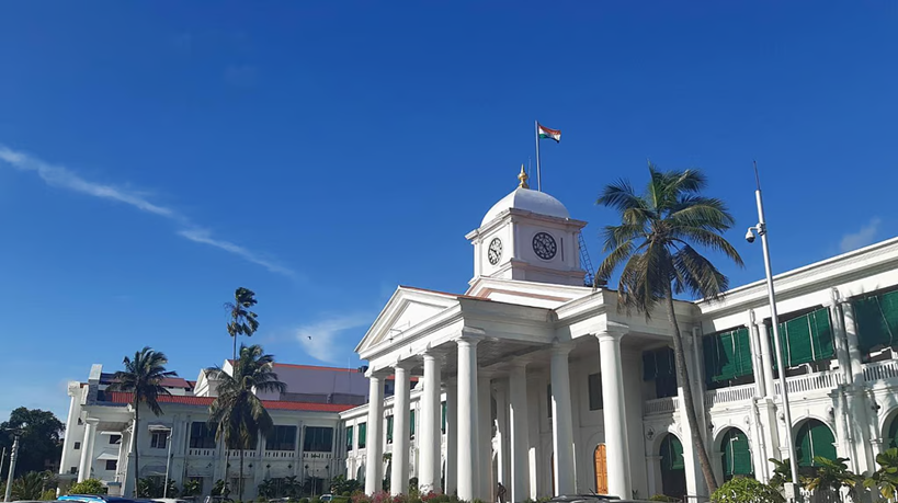 സെക്രട്ടറിയേറ്റിന് മുമ്പിൽ സ്പെഷൽ എജുക്കേറ്റർമാരുടെ രാപ്പകൽ സമരം,