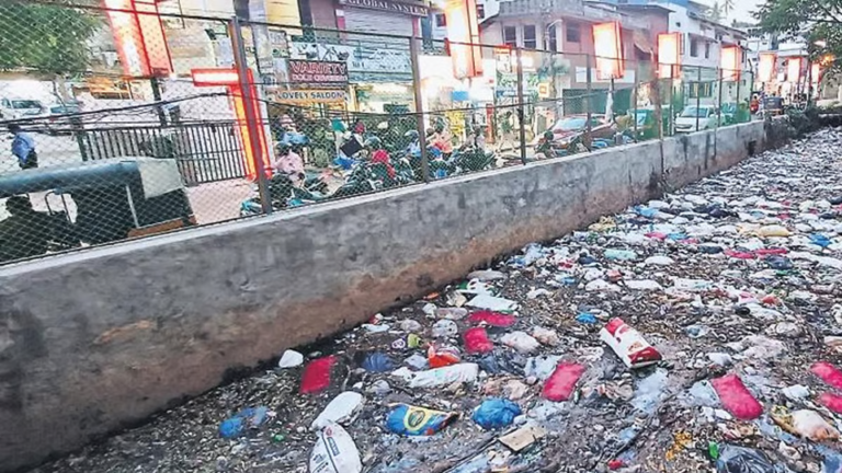 ആമയിഴഞ്ചാൻ തോട്: മാലിന്യനിക്ഷേപം തടയാൻ ക്യാമറകൾ സ്ഥാപിക്കണം : മനുഷ്യാവകാശ കമ്മീഷൻ